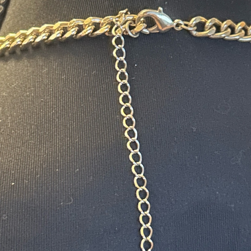 Vintage costume gold tone green gemstones dark necklace - Picture 5 of 6